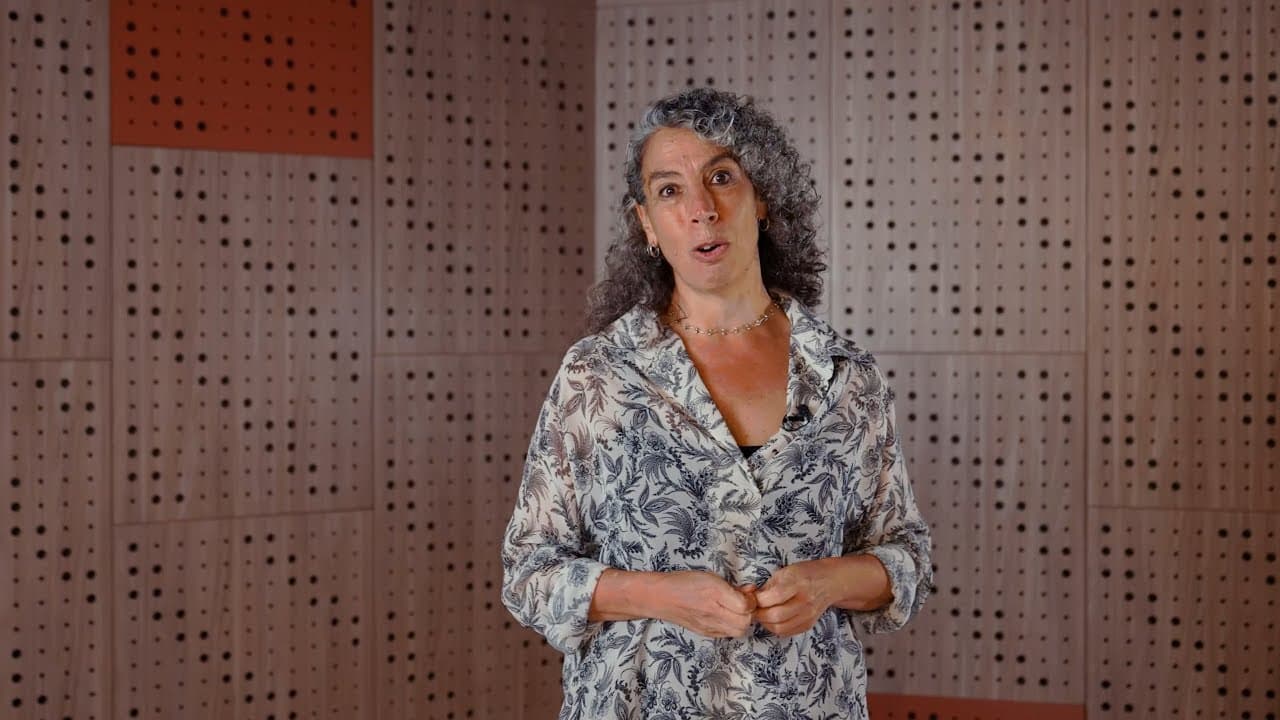 La inclusión financiera como una herramienta de impacto | Carolina Trivelli | TEDxYouth@Tukuy